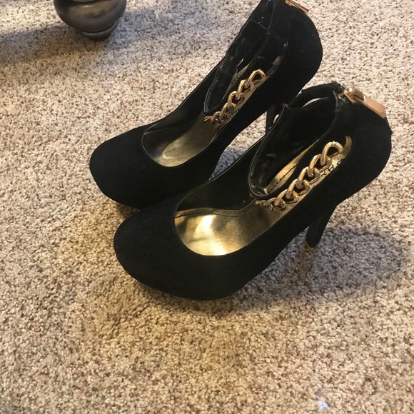 Black high heels - Picture 3 of 4